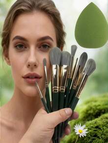 15 Pieces Of Makeup Brushes Include 14 Soft And Fluffy Professional Makeup Brushes, And The Beauty Eggs Are Equipped With A Storage Bag. They Are Very Suitable For Travel Use. These Brushes Are Suitable For Applying Foundation, Eyeshadow And Blush, And Are Excellent Tools For Applying Eye Shadow, Drawing Eyeliner, Priming And Mixing Colors. The Multi-Functional Kabuki Makeup Brushes Are Specially Designed To Create Perfect Makeup. - Green - View 5