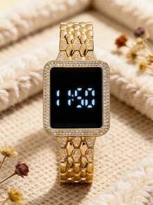 1pc Women's Fashion Digital Dial Fishscale Steel Band Rectangular Rhinestone Electronic Watch, Suitable For Daily Matching, Birthday, Valentine's Day Gift