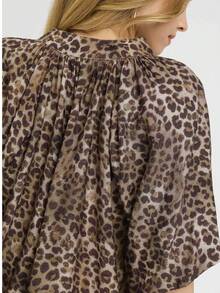 Plus Size Leopard Print V-Neck Batwing Sleeve Woven Blouse - Multicolor - View 3