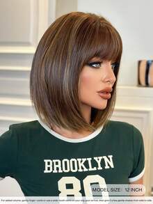 NICKY WALL Peluca corta y recta de 12 pulgadas para mujeres, peluca bob de color marrón con flequillo, fibra sintética resistente al calor de alta densidad y esponjosa para uso diario y de fiesta - Marrón - Ver 4