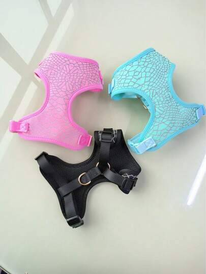 1 Piece, Multicoloured Pearlescent Leather Pet Harness. Adjustable, Breathable Vest-Style Harness. A Charming And Secure Pet Harness, An Essential Item For Dog Walking All Year Round.