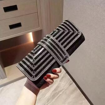 闪亮夺目、光彩照人、优雅精致的镶钻信封包，采用奢华ABS材质，是婚礼、舞会、派对等场合的完美新娘手提包，也是晚宴包、派对女孩包、女士包的理想之选。这款奢华的镶钻包非常适合派对、婚礼、舞会、晚宴等场合，是送给女性的最佳礼物。