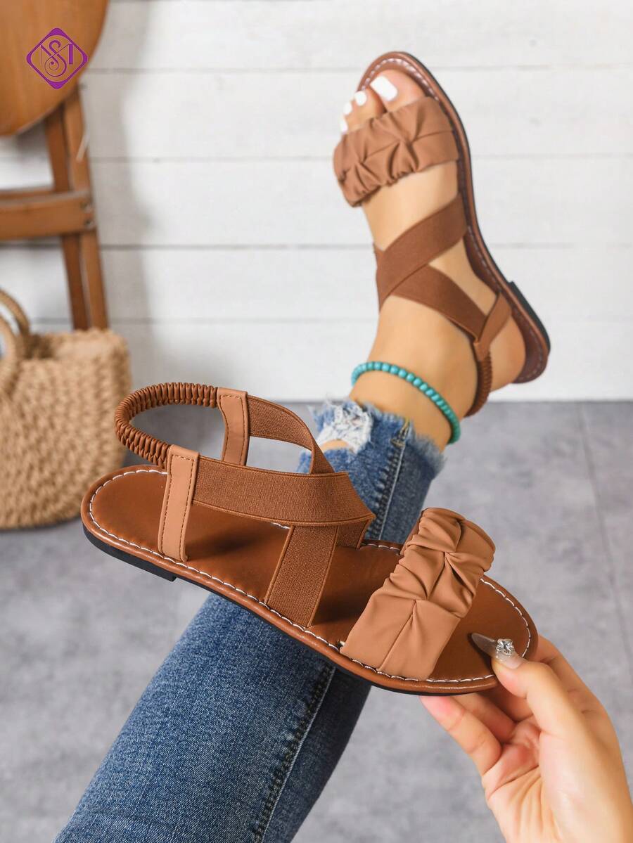 女士宽楦荷叶边装饰轻便平底凉鞋，女士舒适透气交叉松紧带简约休闲凉鞋，女士优雅时尚户外沙滩平底凉鞋 - 棕色 - 查看 1