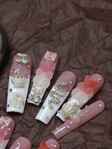 CrystalHola Bộ móng tay Giáng sinh, 10 móng tay giả thủ công, móng kiểu Pháp, bộ dụng cụ làm móng acrylic, móng vuông dán, móng màu hồng, móng dài kiểu ba lê kèm phụ kiện, hình gấu và đá trang trí móng, móng tay lấp lánh cho mùa lễ hội, móng tay dễ thương, phong cách Y2K, phù hợp cho các lễ hội âm nhạc, tiệc tùng và sử dụng hàng ngày, món quà tuyệt vời cho các cô gái và phụ nữ, móng tay năm mới. Dụng cụ làm móng - Nhiều màu - Xem 3