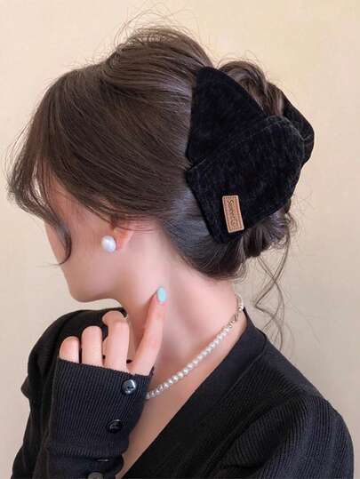 1pc Fabric Triangle Claw Clip, Fashionable Daily Hair Claw Hairpin, New High-End Hair Accessory Hair Bow Hair Clutch Fashion Hair Clip Women Hair Accessories