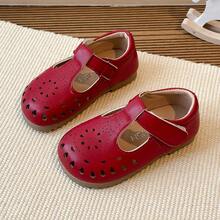 1双幼儿女童休闲平底鞋，舒适透气，时尚百搭，适合日常穿着。 - 紅色 - 查看 14