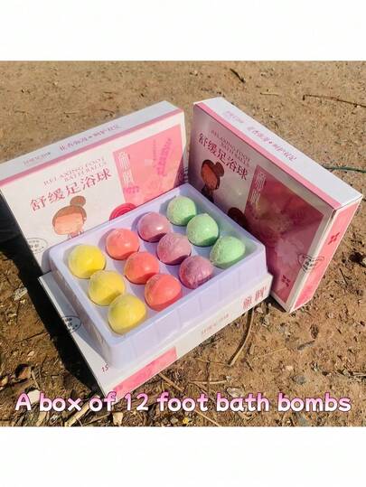 12-delad presentask med fotbadsbomber, återfuktande och exfolierande för torr hud. Fotbadsbollarna innehåller eteriska oljor och badsalter och är handgjorda. Tar bort fukt, fördriver kyla, underlättar sömn, eliminerar lukter och rengör fotsvamp. Presentask med rosenfotbad, presentask med hjärtformad fotbad, presenter till vänner, presenter till damer, resetillbehör, julklappar, fotbad, alla hjärtans dag-presenter, viktiga för fotbad.