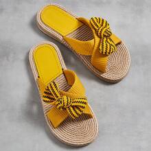 Sandales pour femmes - Douces, légères, antidérapantes, respirantes, glissières prêtes pour les vacances avec bandes croisées pour la plage, la piscine et les plaisirs d'été - Parfaites pour les escapades en vacances - Jaune citron - Voir 8