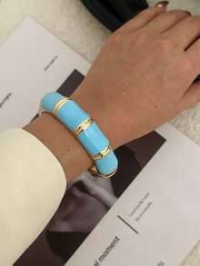 1件蓝色斑马纹珐琅渐变珍珠菱形合金手镯，适合女性日常通勤、朋友聚会、浪漫节日、街头摄影、时装秀等场合佩戴（手镯的纹理和颜色可能与实物略有不同）。 - 藍色 - 查看 10