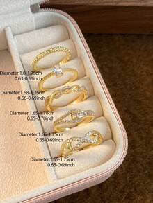 5件套简约奢华时尚无限符号设计铜戒指套装，镶嵌人造锆石，附赠精美礼盒 - 金黃色 - 查看 4
