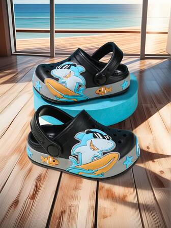 1 par barnskor med Ocean Shark-tema, andningsbara slip-on-träskor, mjuka och hudvänliga platta sandaler med stängd tå för vardaglig utomhusbruk, fotskydd, tofflor, strandsandaler