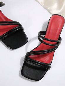 Nuevos tacones altos de verano franceses de alta gama con correa de piel sintética y tacón grueso, sandalias de tacón grueso de estilo coreano con punta abierta de cuero suave, versátiles, elegantes y cómodas