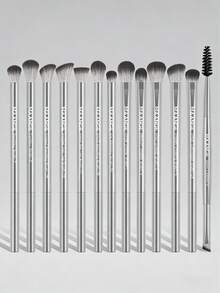 MAANGE Set de 2 piezas/13 piezas/15 piezas de brochas de maquillaje profesionales de cerdas suaves de aluminio. Kit de brochas de maquillaje portátil para viajes que incluye brocha de base, brocha de polvos, brocha de rubor, brocha de corrector, brocha de contorno, brocha de nariz, brocha de sombra de ojos, brocha de cejas, brocha de detalle, brocha de pestañas, brocha difuminadora, fibras suaves, amigable con la piel, apto para uso doméstico y viajes, accesorio de maquillaje ideal como regalo para amigas, mujeres y niñas. - Plateado - Ver 15