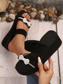 2025 Neue Schleifen-Kristall-Perlen-Dekor Plateau-Keilsandalen mit dicker Sohle, koreanischer süßer und cooler Stil, geeignet für den täglichen Gebrauch, Urlaub, Strand, Plateau-Schuhe - Schwarz - Übersicht 7