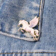 白色骏马珐琅胸针 时尚装饰胸针 衣领徽章 包饰 珠宝礼品