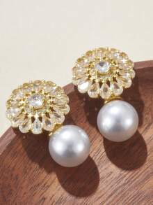 一對精美的女士時尚假珍珠鑲嵌白色鋯石耳環