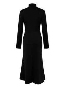 一件装女士优雅高领针织长袖连衣裙，撞色设计，百搭实用，适合办公室、日常穿着、新年派对、节日庆典等场合。 - 黑與白 - 查看 3