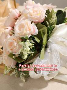 新娘伴娘捧花，饰以水晶心形点缀，白色玫瑰花束，适合婚礼、新娘送礼会、周年纪念、求婚、情人节及其他场合。 - 彩色 - 查看 6