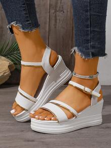 Giày sandal đế xuồng nữ màu trắng mới, chất liệu có họa tiết, kiểu dáng đa năng, điểm nhấn viền vàng sang trọng, đế dày nhẹ, chống trơn trượt, thiết kế tối giản một quai cổ điển, phù hợp cho việc đi lại hàng ngày, dễ dàng phối hợp với nhiều phong cách. - trắng - Xem 7