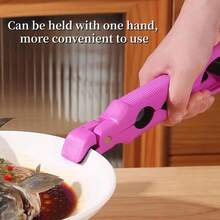 1个升级版三合一多功能耐热碗夹 - 防滑耐热设计，稳固夹持盘子/碗，内置开瓶器，适用于厨房、餐桌、酒店、餐厅，耐用聚丙烯材质，餐盘架，酒店行业，餐饮员工 - 彩色 - 查看 10