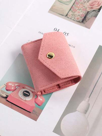 1个便携式旅行首饰收纳卷 - 适用于耳环、戒指、耳钉和项链，是户外活动和旅行的理想之选