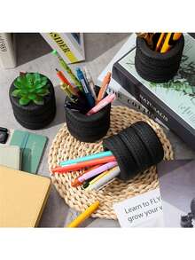Suporte de Caneta para Escritório com Formato de Pneu Divertido. Este Organizador de Lápis de Plástico é Adequado para Materiais Escolares, Mesas de Escritório, Decorações de Escritório e Presentes de Papelaria. Adequado tanto para Homens quanto para Mulheres, Pode Armazenar Canetas, Lápis, Papelaria, Estojo de Lápis, Nécessaires, Materiais Escolares, Estojos Grandes, Equipamentos de Escritório, Materiais Escolares, Blocos de Anotações, Decorações Fofas, Materiais de Volta às Aulas e Também Pode Ser Dado como um Acessório de Espaço de Trabalho. - Multicolorido - Visão 9