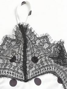 女士波点蕾丝吊带性感上衣，波点编织面料搭配蕾丝拼接不对称/不对称上衣，适合夜间外出、海滩、度假、夏季日常穿着。 - 黑與白 - 查看 6