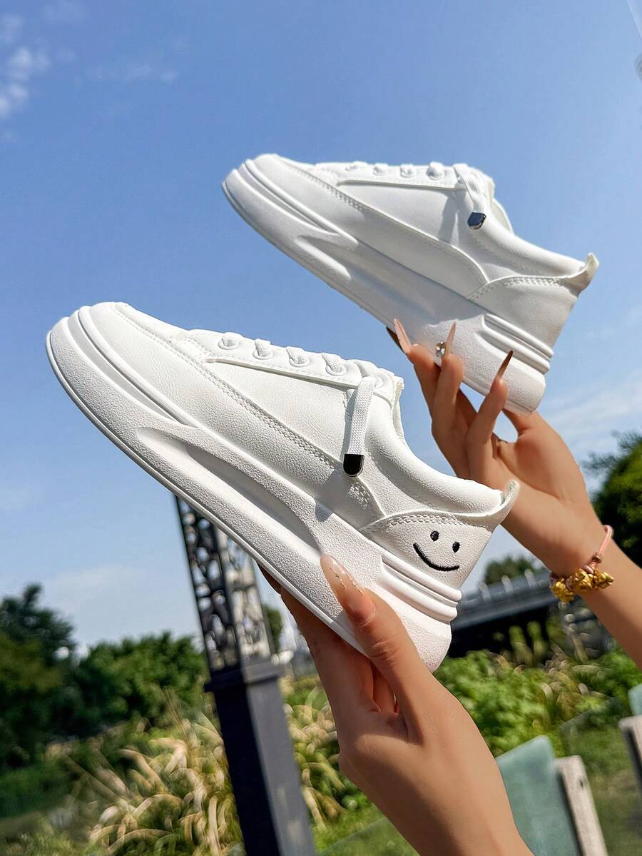 1双无鞋带多功能运动鞋，厚底休闲时尚滑板鞋，适合所有季节