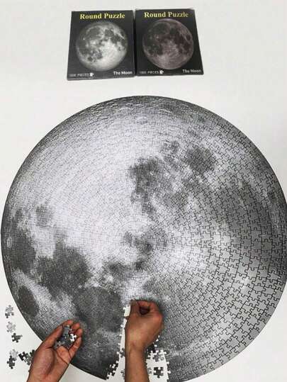 1000 piezas Juego de Rompecabezas de la Luna, Diseñado para Adultos, Rompecabezas de Imagen Plana, Regalo Perfecto para Entusiastas de los Viajes Espaciales. Este Rompecabezas Altamente Desafiante de 1000 Piezas Presenta un Diseño de Imagen Plana, Ayudando a Aliviar el Estrés y Convirtiéndolo en una Opción Ideal para el Entretenimiento de Adultos. Rompecabezas Educativo de 1000 Piezas de Alto Coeficiente Intelectual. Tamaño Grande, Diseño Cautivador. Colección de Arte, Juguete, Obra de Arte, Rompecabezas, Juego Familiar, Arte Decorativo Terminado, Regalo de Pascua, Regalo de Vacaciones.