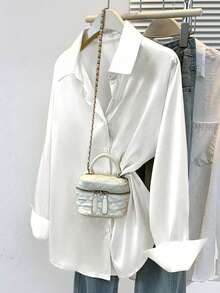 Chemise équestre en satin pour femmes grandes tailles, couleur unie élégante avec imprimé équestre, col pointu à simple boutonnage, mettant en valeur l'élégance quotidienne, convient pour l'automne, l'hiver et le printemps. - Blanc - Voir 2