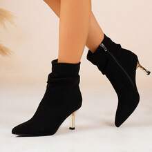 A Pair Of Ladies' Pointed Thin High-Heeled Short Boots, With Pointed Golden Heels That Exude An Elegant And Noble Temperament. The Colors Are Vibrant And Fashionable, Making It A Must-Have For Fashionistas And Suitable For Daily Gatherings, Banquets, And Parties - màu đen - Xem 3