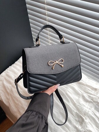 Fashionable Minimalist Chic Solid Color One Shoulder Diagonal Crossbody Metallic Hardware Small Square Handbag For Women