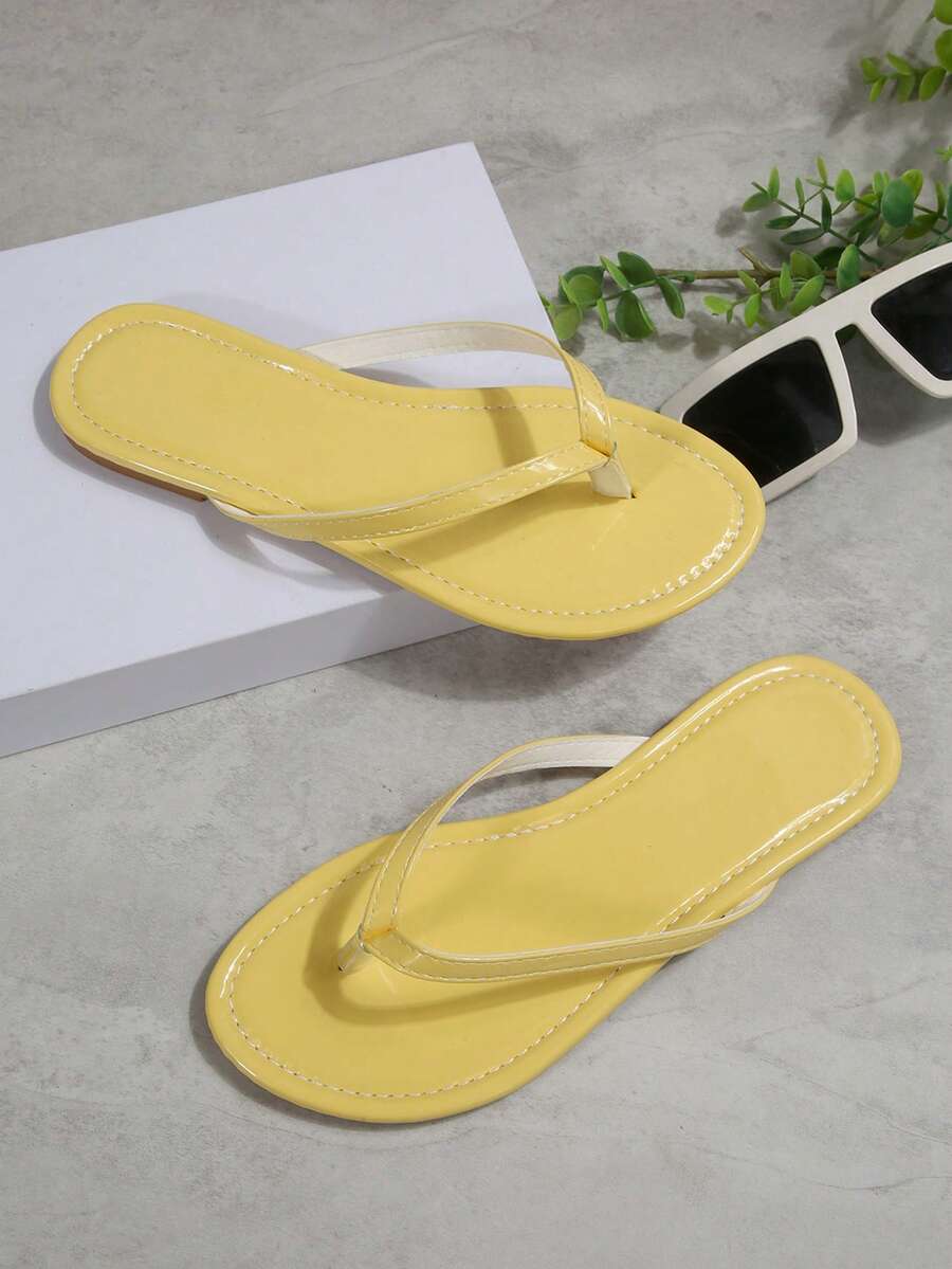 女童亮面人字拖，休闲街头风夏季沙滩凉鞋，平底百搭防滑拖鞋，家居拖鞋，有黄色、黑色、白色、粉色可选 - 黃色 - 查看 1