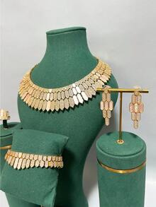 四件套奢华套装：圆形金色贝壳，可爱迷人的微镶锆石首饰套装（项链、手链、戒指、耳环），适合日常佩戴、派对、婚礼，也是送给女朋友和朋友的理想礼物。 - 四件套 - 查看 5