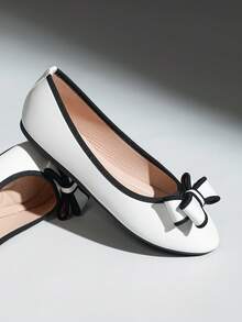 Women's Flat Shoes, Paisley Pattern Elegant Stylish Vacation Avant-Garde Basic Commute Casual Bohemian Asymmetric Pleated Bow Buckle Apricot Slip-On Quad-Strap Shoes, Suitable For Office, Home, Gym, Outdoor, Spring/Summer/Autumn/Winter - White - View 5