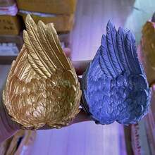 1件优雅波西米亚风带翼水晶球底座摆件 - 配黑色或金色底座，树脂羽毛形桌面家居装饰品