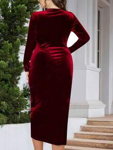 Plus Size Women Long Sleeve Fitted Sexy Ruched Wrap Deep V-Neck Dress, Suitable For Daily Wear And Formal Occasions - Burgundy - View 3