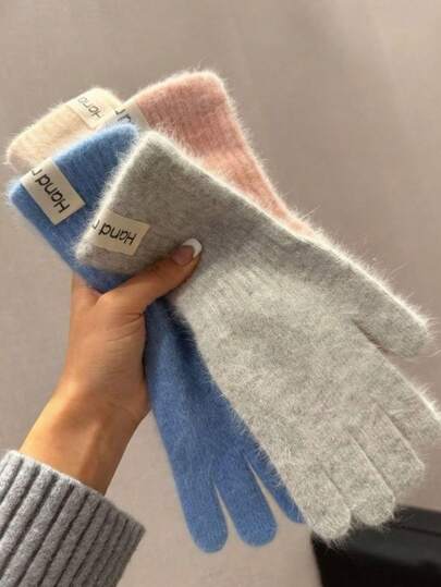 女士保暖触屏露指手套一双，纯色针织加厚加长款，适合秋冬季节佩戴。