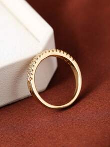 1枚镶嵌水钻的优雅女士戒指，奢华简约设计 - 戒指 - 查看 3