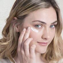 1pc Brightening Cream. Enriched With Niacinamide And Ceramide. Gentle And Non-Irritating, With A Smooth And Easily Absorbed Texture. Improves Dullness, Brightens Complexion, Evens Skin Tone, Deeply Cleanses, Moisturizes, Controls Oil, And Enhances Skin Elasticity. - Multicolor - View 6