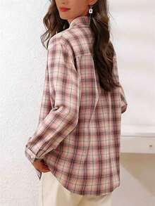 女款前扣長袖口袋格紋簡約休閒襯衫 隨機裁切 - 多色2 - 查看 5
