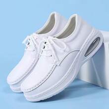 Scarpe da infermiera bianche da donna, suola morbida, traspiranti, antiscivolo, resistenti all'usura, confortevoli per un lungo utilizzo, adatte per uso interno ed esterno, ideali per infermiere e personale ospedaliero - Bianco - Visualizzare 2