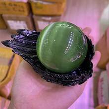 1件优雅波西米亚风带翼水晶球底座摆件 - 配黑色或金色底座，树脂羽毛形桌面家居装饰品