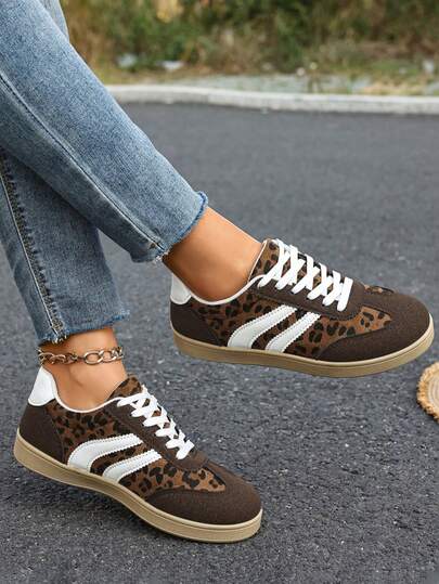 2025年秋季新款轻便女式驾驶鞋，平底休闲运动鞋，多功能软底运动鞋