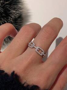 1枚水钻链环，奢华几何方形戒指，锆石交错设计，女士珠宝 - 銀色 - 查看 1