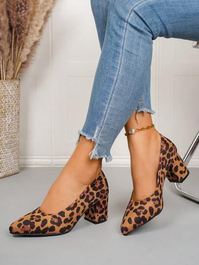 大码女式时尚尖头套脚舒适通勤低帮优雅高跟鞋，春秋季