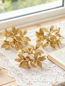 1束（6朵）仿真花束迷你玫瑰茶芽叶子字母DIY花环材料糖果盒配件家居婚礼装饰新娘手腕花胸花头饰材料情人节礼物新年装饰生日派对蛋糕配件 - 金色 - 查看 6