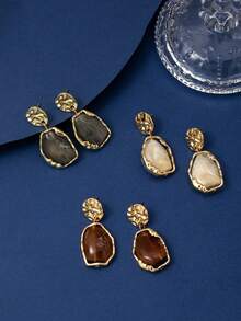 1對歐美復古極簡金耳環，時尚百搭耳飾，適合日常穿著、通勤和高貴優雅 - 寶石三色 - 查看 15