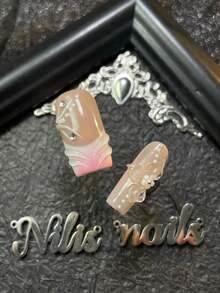 Bộ 10 móng giả thủ công phủ kín hoàn toàn, móng vuông, móng hồng nhạt & móng trắng kiểu Pháp, nhuộm hồng tie-dye, phụ kiện trang trí móng 3D hình nơ, hoa & đá quý, họa tiết hình học vẽ tay & giọt nước ba chiều, bộ móng nghệ thuật phong cách Y2K, thích hợp cho các bạn gái và phụ nữ tham dự các buổi tụ họp, tiệc theo chủ đề và các hoạt động khác, kèm theo 1 dũa móng mini và 1 nhãn dán hai mặt. - Màu Hồng baby - Xem 5