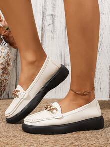 女士链条印花PU皮革金属链条乐福鞋，适合派对和休闲场合，四季皆宜 - 白色 - 查看 3